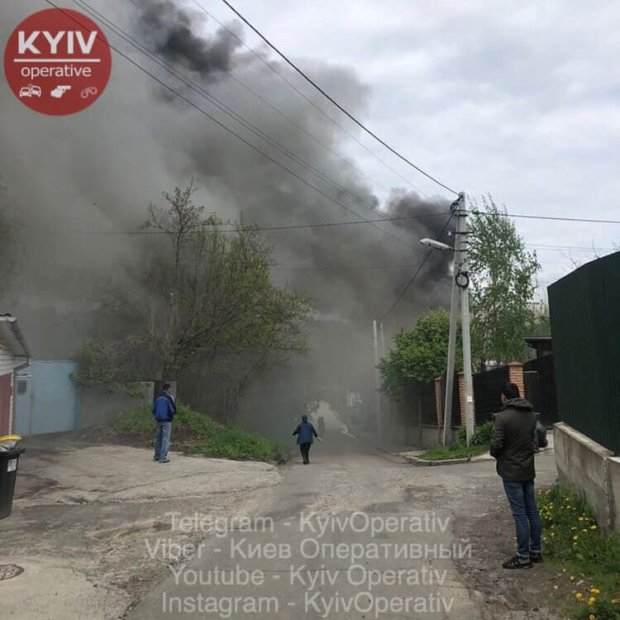 Возле Киева — мегапожар в частном секторе