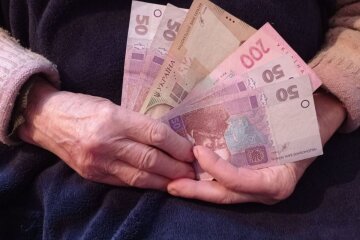 В Украине суды массово обязывают взрослых детей содержать своих родителей. Фото: Стена