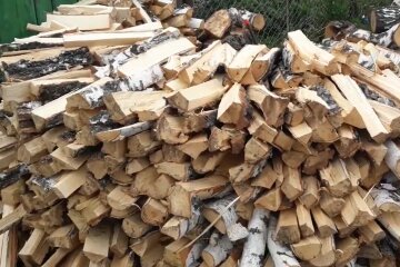 Дрова.  Фото: скриншот YouTube-видео