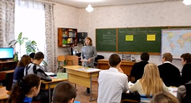 Урок в школі. Фото: скріншот YouTube-відео