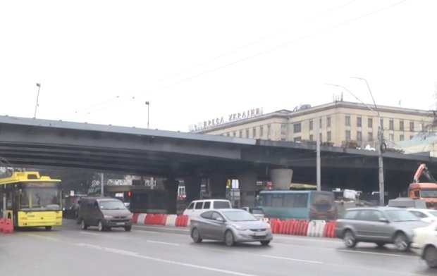 Шулявский мост. Фото: скрин 24 канал