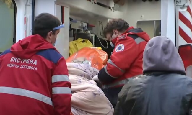 Медики. Фото: скріншот YouTube-відео