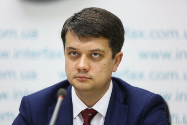 Дмитрий Разумков пообещал репрессии нерадивым и непослушным депутатам.