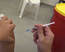 Вакцинація. Фото: скріншот YouTube-відео.