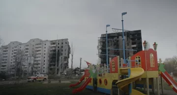 Зруйновані будинки у Бородянці. Фото: скріншот YouTube-відео