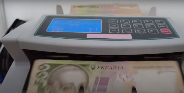 Выплата пенсий в Украине: хватит ли денег на всех или будут ограничения