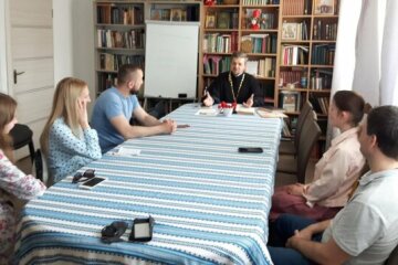 У Львові УПЦ допомагає сімейним парам здобути щастя у подружжі