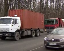 В Украине хотят ввести плату за проезд по автомобильным дорогам. Фото: скриншот YouTube