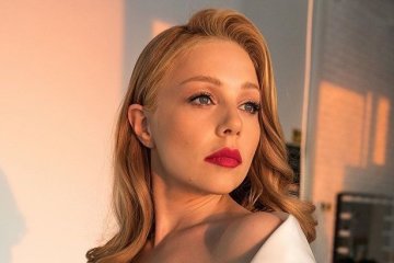 Разрез почти до шеи: Тина Кароль поразила украинцев своим платьем. Подобного она еще не показывала