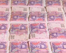 В Украине распространяются фальшивые деньги. Фото: скриншот Youtube-видео