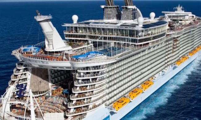 Круизный лайнер