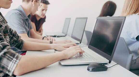 Мошенники в интернете. Фото: скриншот YouTube