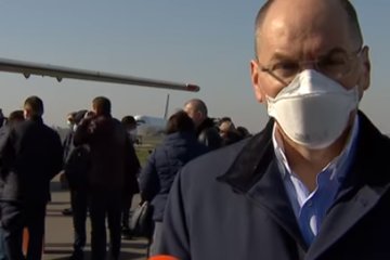 Степанов сообщил, когда вернуться из Италии украинские медики. Фото: скриншот Youtube