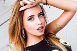 Что с ней происходит: Дорофеевой снесло крышу - залезла на стол и начала чудить