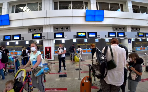 Аеропорт в Туреччині. Фото: скріншот YouTube-відео.
