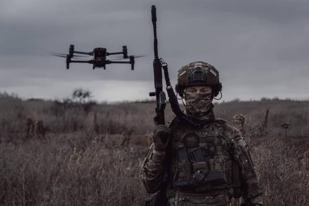 Нові контракти у ЗСУ: більша зарплата, відстрочка, фіксована служба - що пропонують