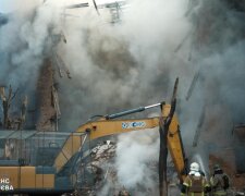 Наслідки російської атаки на Київ, рятувальники на місці