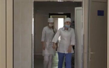 Медики. Фото: скриншот Youtube-видео