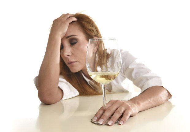 Популярные мифы об алкоголе: какие продукты нельзя сочетать со спиртным