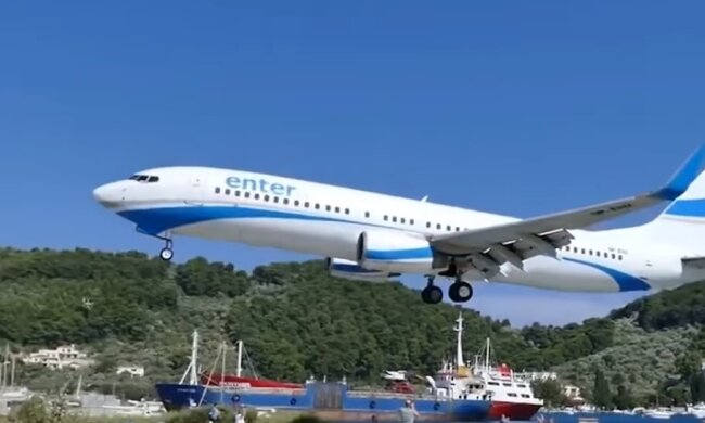 Самолет. Фото: Youtube