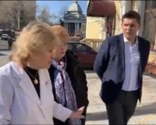 Одесса в полной "готовности": волонтеры сбились с нога, обеспечивая медиков, а губернатор умыл руки