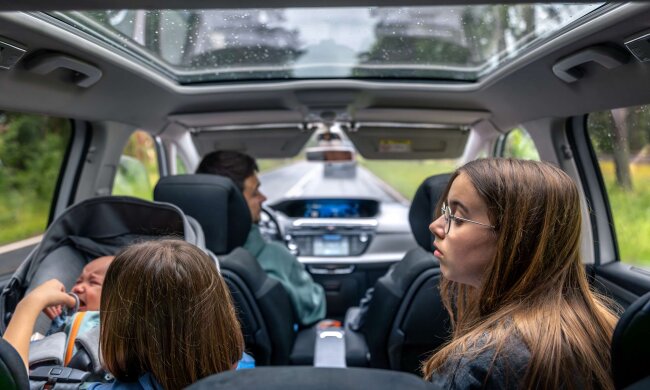 Водителям объяснили, почему и на сколько могут оштрафовать за пассажиров. Фото: скрин YouTube