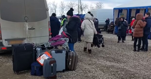 Біженці із України. Фото: скріншот YouTube-відео