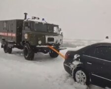 Сильний снігопад в Україні. Фото: скріншот YouTube-відео