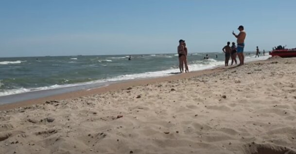 Пляж. Фото: скриншот YouTube