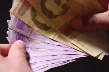 Гроші. Фото: скріншот YouTube-відео