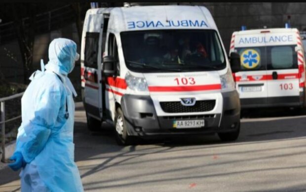 Китайский вирус в Киеве набирает обороты: людей госпитализируют сотнями