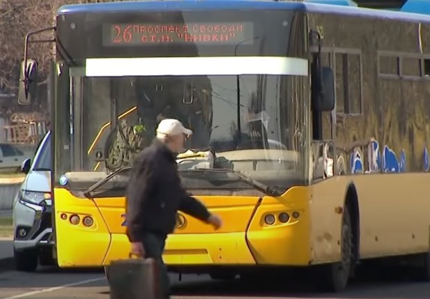 Когда в Украине запустят транспорт. Фото: Факты, скрин