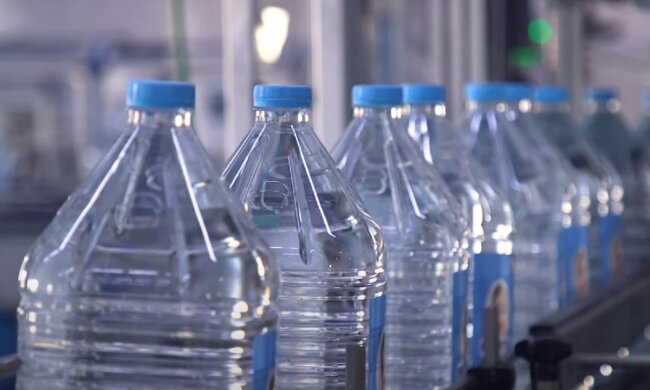 Питьевая вода в Украине. Фото: YouTube, скрин