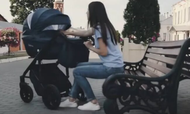 Молодым мамам выплатят 5 тысяч гривен. Фото: youtube