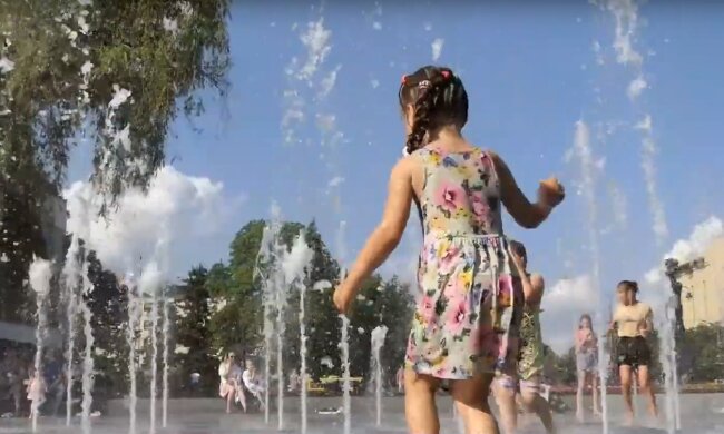Синоптики попередили про посилення спеки в червер, 4 вересня. Фото: скріншот YouTube-відео