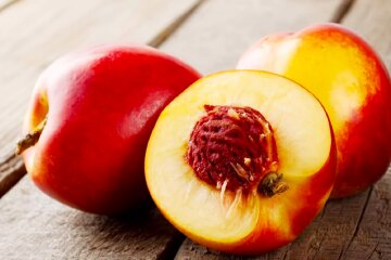 Персики. Фото: YouTube