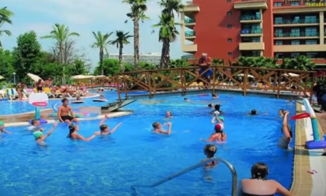 "Эй, нищеброды…": соратница Порошенко подразнила голодных украинцев с райского курорта