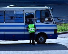 Автобус с заложниками в Луцке. Фото: скриншот YouTube