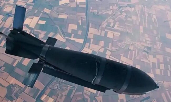 Жителей Киева предупредили из-за российских КАБов
