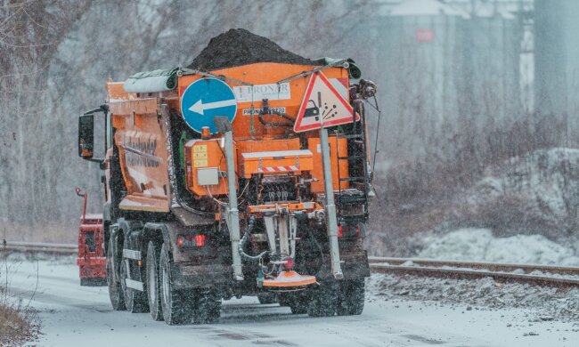 Мороз сжимает Украину: до -25 ночью, скользкие дороги и холодный ветер - прогноз погоды на 17 января