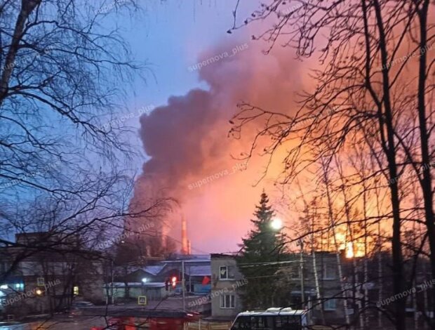 На болотах мощные взрывы: в московской области разнесло ГРЭС