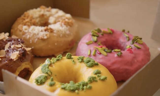 Солодощі. Фото: YouTube