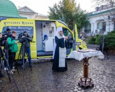 В УПЦ придбали "автобус милосердя", який рятуватиме життя людей, що живуть на вулиці