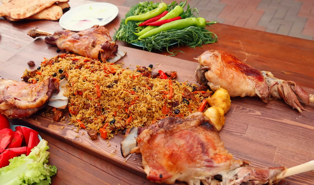 Как распознать мясной клей в составе продукта. Фото: YouTube