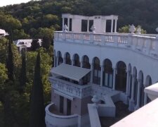В Крыму оккупанты продали квартиру Зеленского: видео как выглядят апартаменты