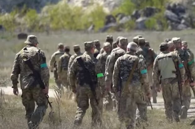 Украинские военные. Фото: скриншот YouTube-видео