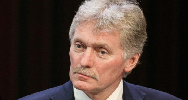 Прес-секретар путіна дмитро пєсков під час брифінгу в кремлі