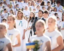 Легкость, тонкость и невинность: Изумительные образы первой леди в День независимости Украины завладели сердцами украинцев