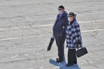 Стариков запрут дома: в МОЗ рассказали, что ждет Киев