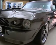 В Киеве заметили автомобиль  Ford Mustang Shelby Eleanor. Фото: скрин YouTube